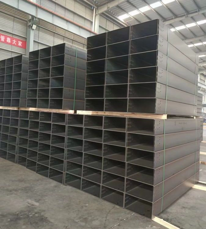 托盘式电缆桥架